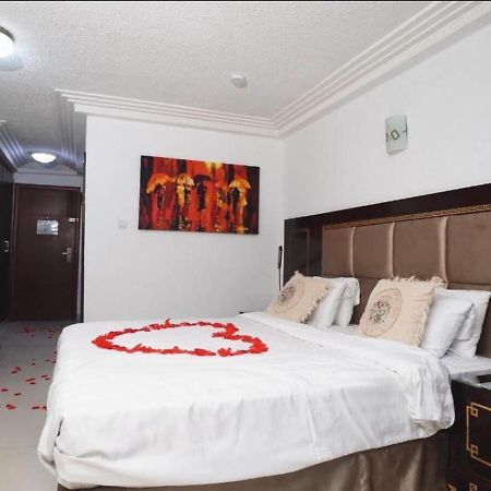 Nobila Airport Hotel 코토누 외부 사진