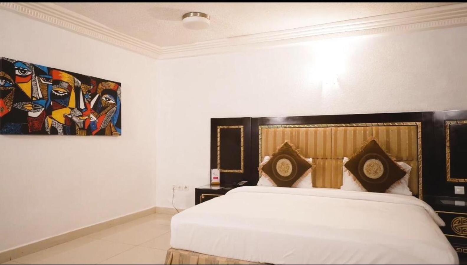 Nobila Airport Hotel 코토누 외부 사진